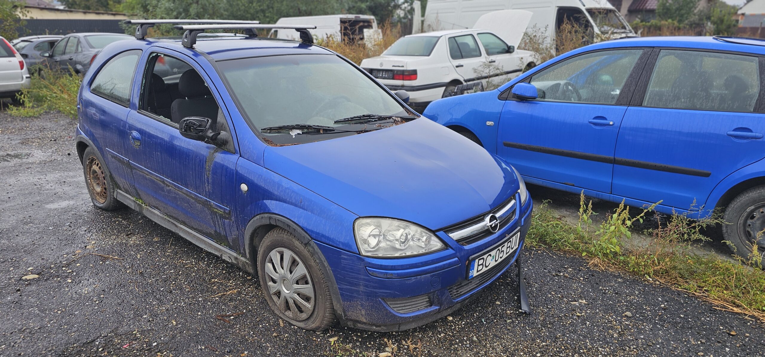 Dezmembrari / Dezmembrez Opel Corsa C 1.3 Cdti albastru 2 usi