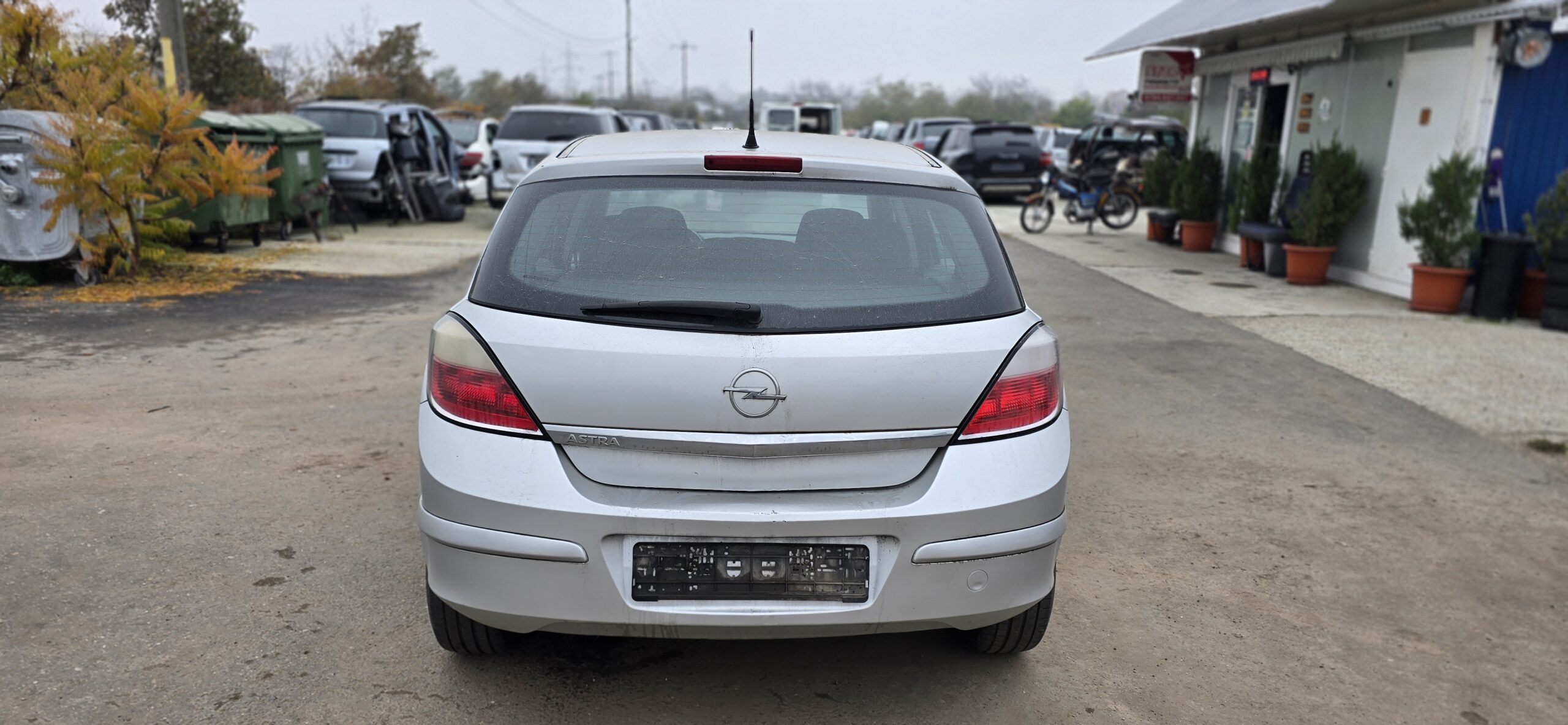 Bara spate completa Opel Astra H cod culoare Z157