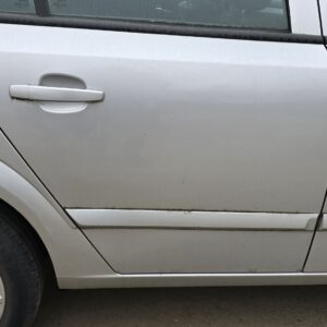 Portiera dreapta spate Opel Astra H Hatchback cod culoare Z157